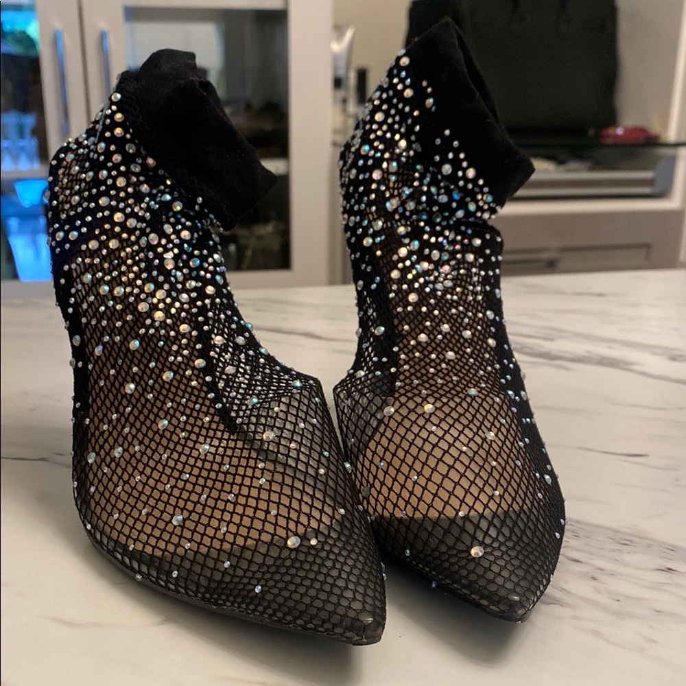 Elegant Black Mesh Stiletto Heels - Picture 2 of 3